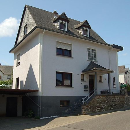 Niederburger Herberge Buitenkant foto